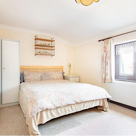 Spacious Room 2 Mins From Station Londres Exterior foto