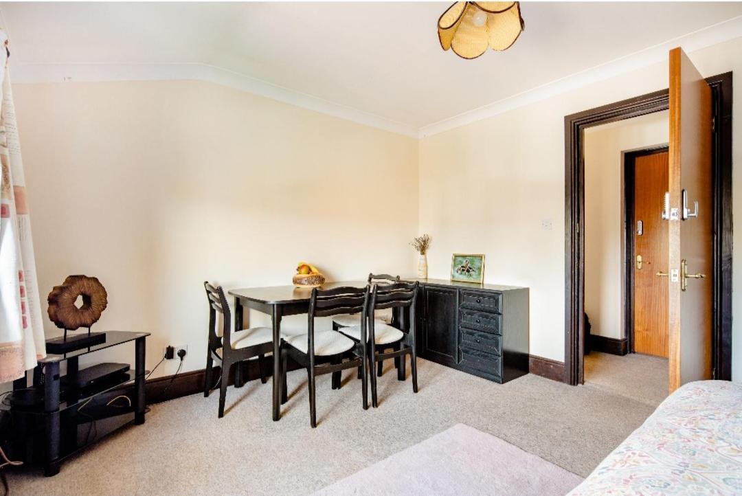 Spacious Room 2 Mins From Station Londres Exterior foto