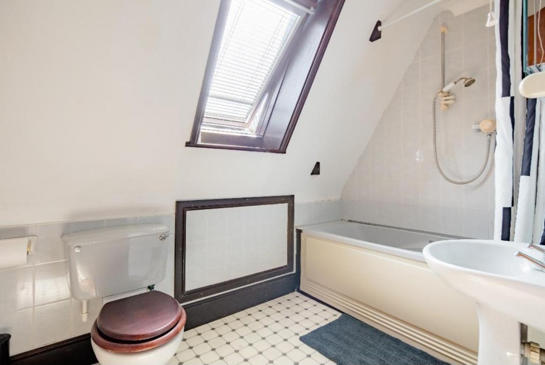 Spacious Room 2 Mins From Station Londres Exterior foto